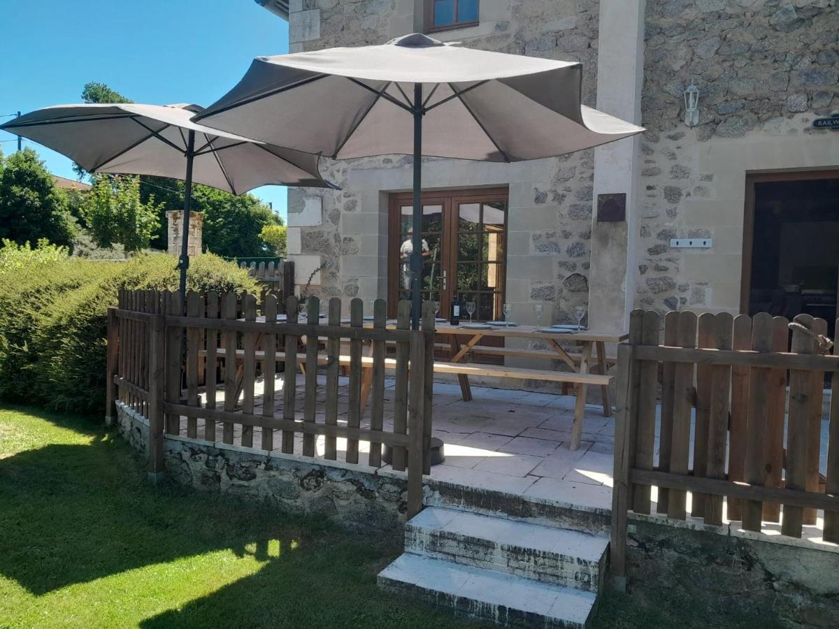 The Railway Cottage - Characterful And Comfortable Holiday Cottage Piégut-Pluviers Εξωτερικό φωτογραφία